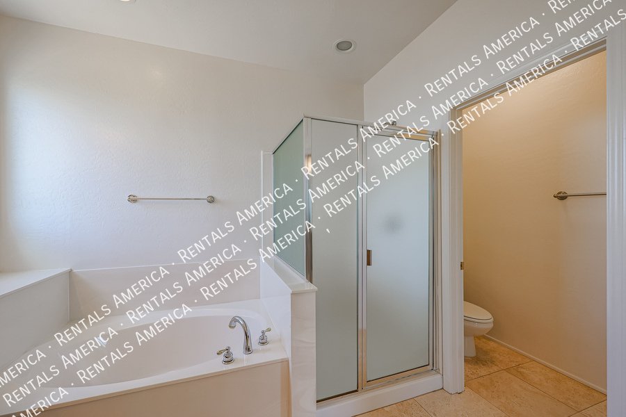 Gorgeous 4bed, 3 bath + TWO BONUS ROOMS in N Phx property image