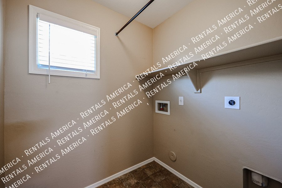 GORGEOUS 3BR CRAFTSMAN STYLE IN COOLEY STATION property image