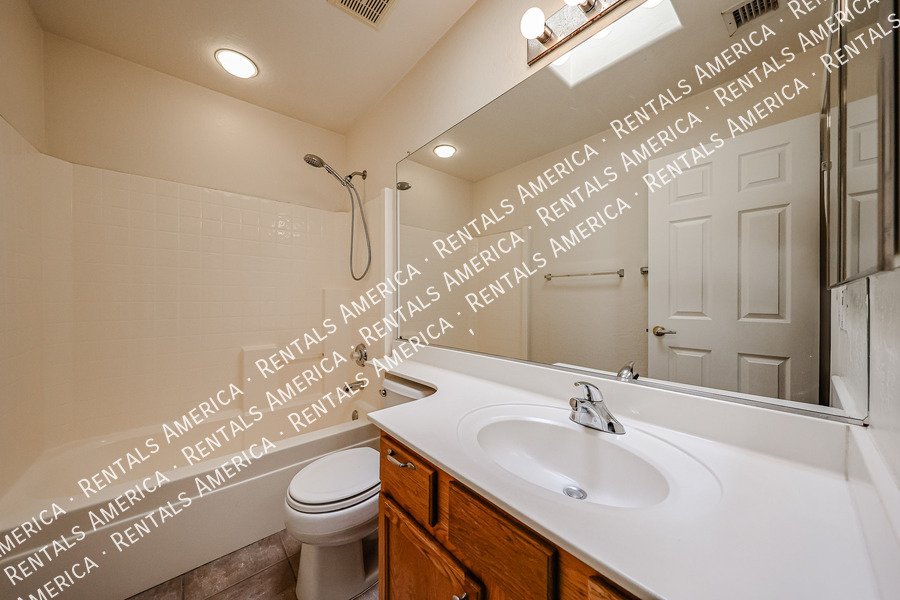 Available! 3 Bed 2.5 Bath Gated Community Amenities! property image