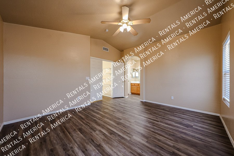 Available! 3 Bed 2.5 Bath Gated Community Amenities! property image