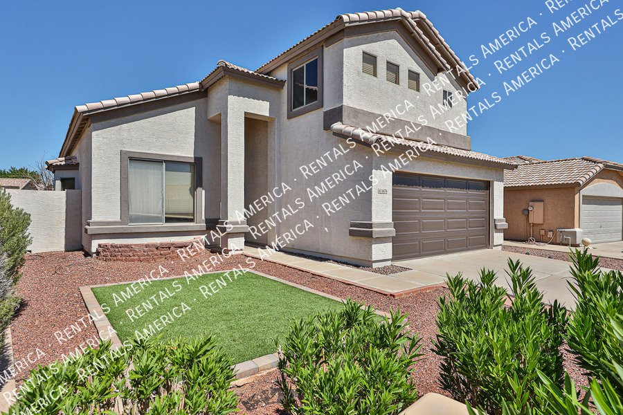 Availalbe! 4 Bed 3 Bath 2 Bonus Rooms Pool! property image