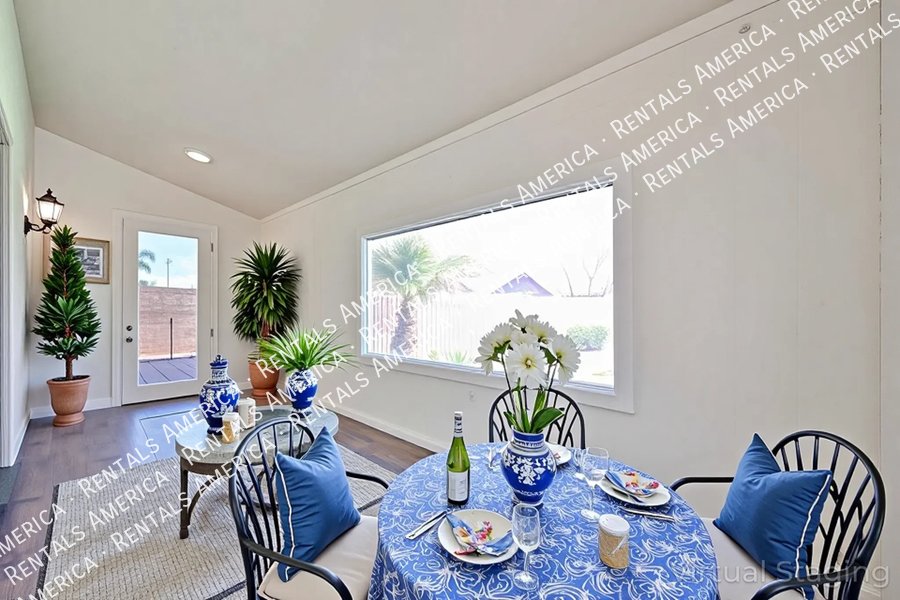 Availalbe! 4 Bed 3 Bath 2 Bonus Rooms Pool! property image