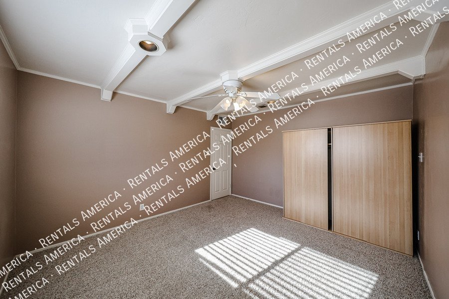 Available! 3 Bedroom 2 Bath Large yard in Scottsdale!! property image