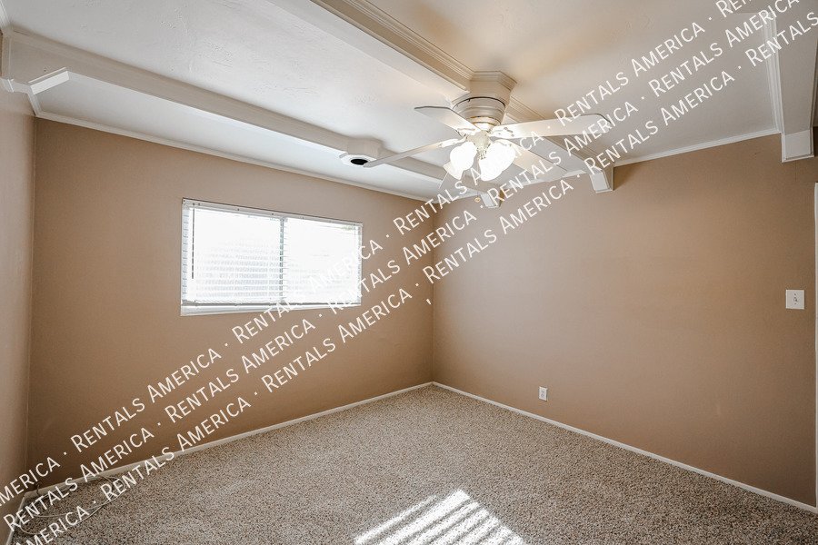 Available! 3 Bedroom 2 Bath Large yard in Scottsdale!! property image