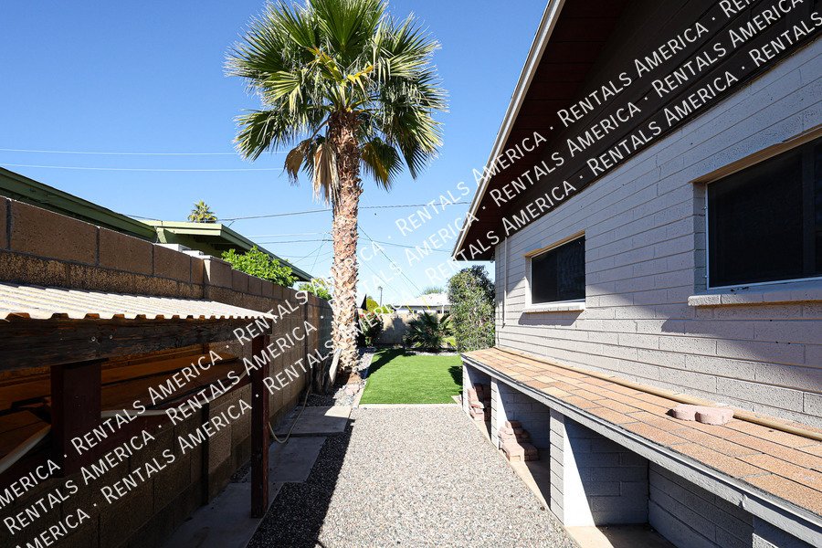 Available! 3 Bedroom 2 Bath Large yard in Scottsdale!! property image