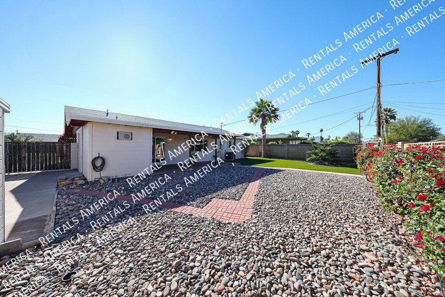Available! 3 Bedroom 2 Bath Large yard in Scottsdale!! property image