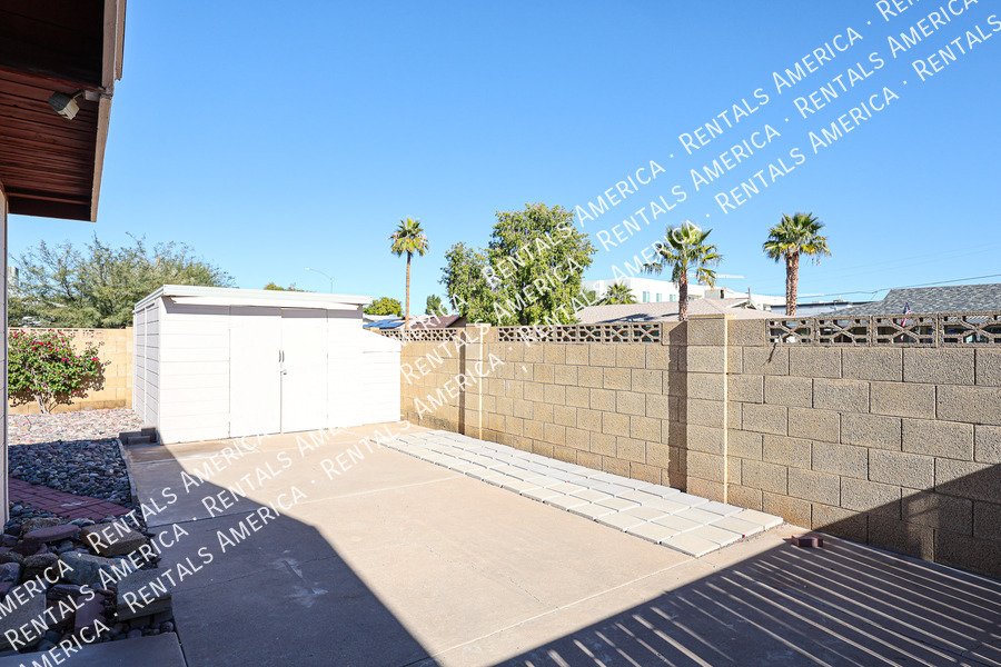 Available! 3 Bedroom 2 Bath Large yard in Scottsdale!! property image