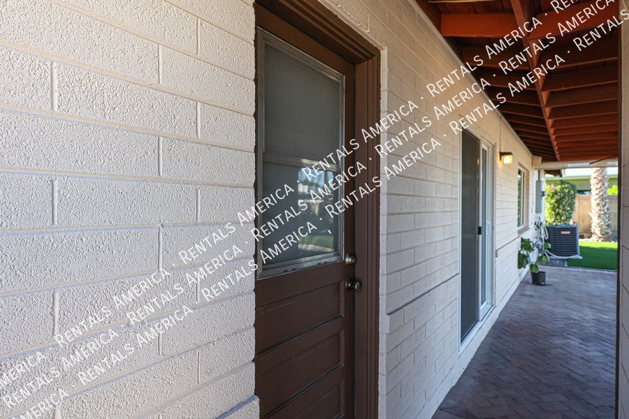 Available! 3 Bedroom 2 Bath Large yard in Scottsdale!! property image