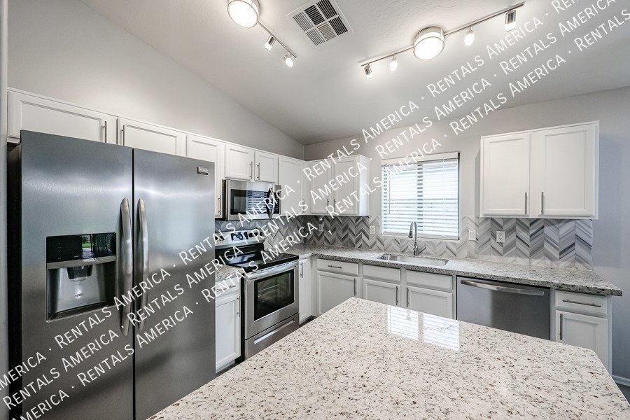 MI Special! Beautiful 4BD 2BA Home in Maricopa Meadows! property image