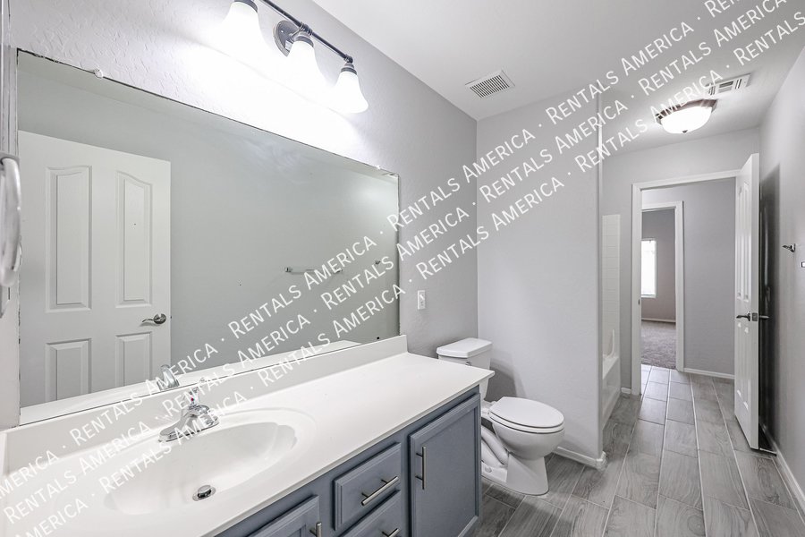 MI Special! Beautiful 4BD 2BA Home in Maricopa Meadows! property image