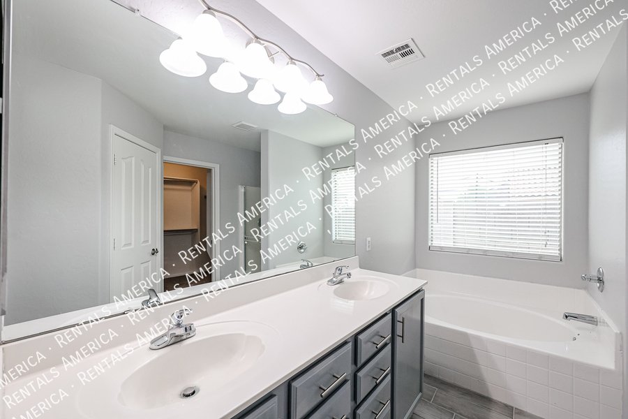 MI Special! Beautiful 4BD 2BA Home in Maricopa Meadows! property image