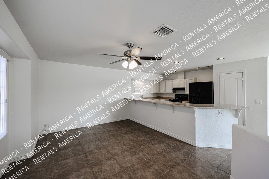 Beautiful 4 bedroom home in Phoenix! property image