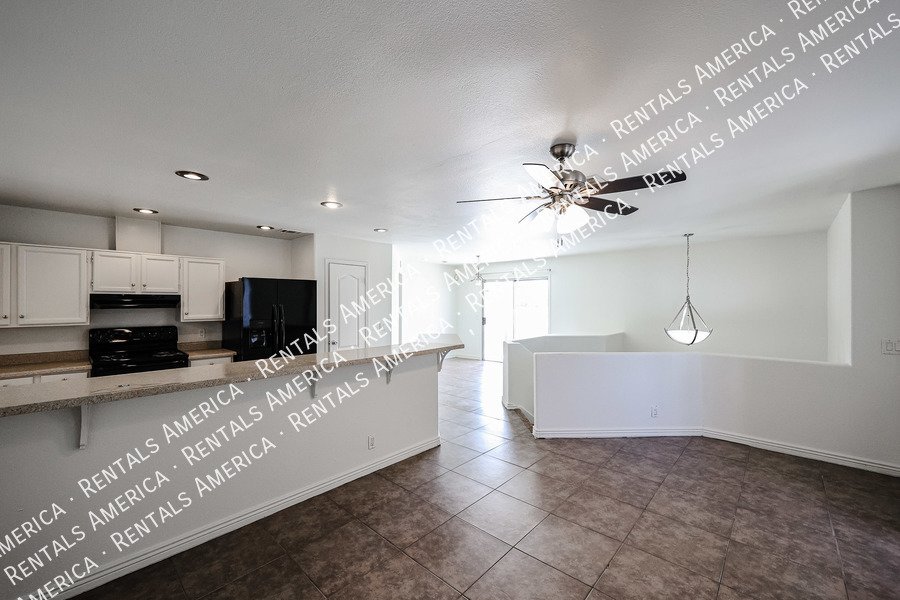 Beautiful 4 bedroom home in Phoenix! property image