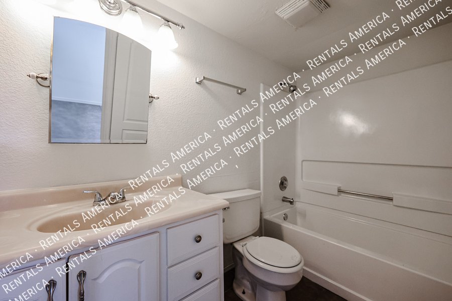 Beautiful 4 bedroom home in Phoenix! property image