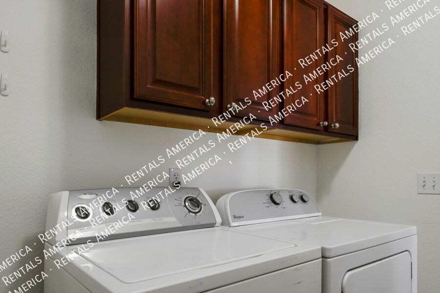 1300 S Loback Ln property image