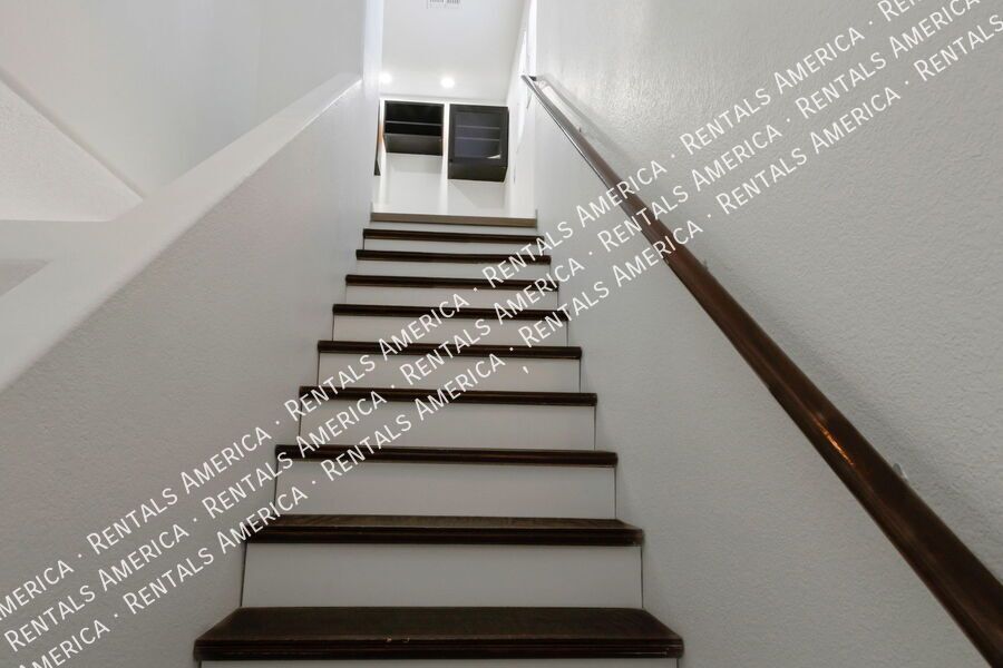 1300 S Loback Ln property image