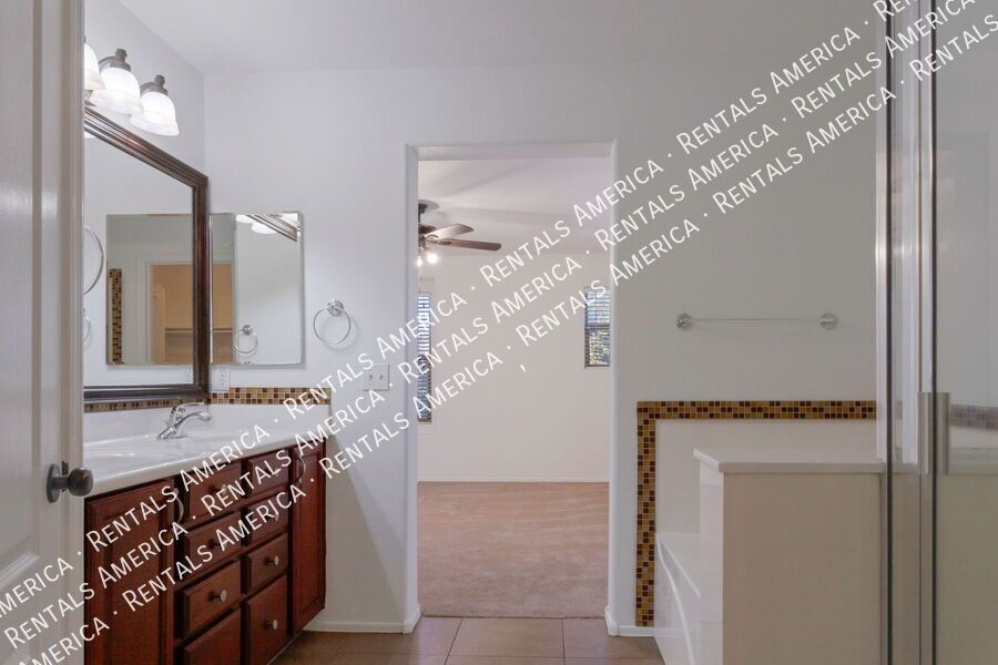 1300 S Loback Ln property image