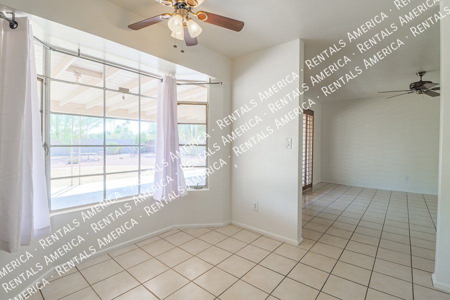 Mid-Century Home with modern upgrades & breathtaking mountain views! property image