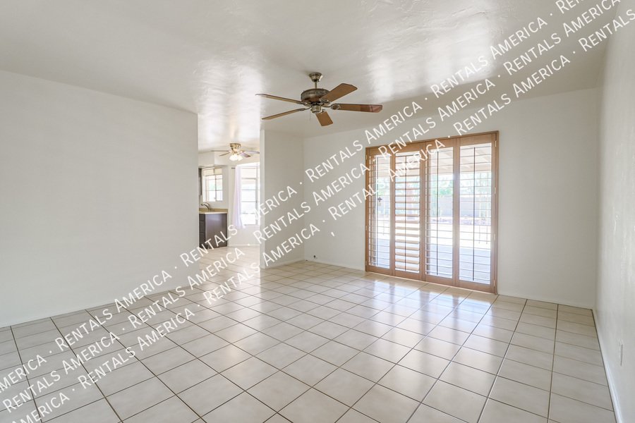 Mid-Century Home with modern upgrades & breathtaking mountain views! property image