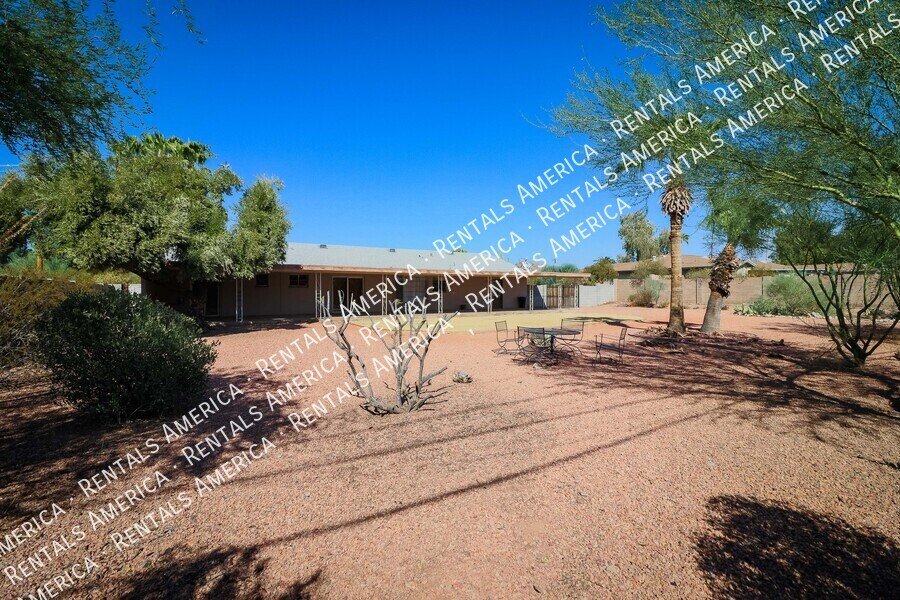 Mid-Century Home with modern upgrades & breathtaking mountain views! property image