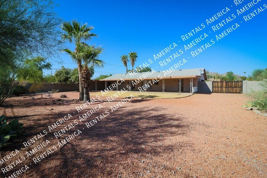 Mid-Century Home with modern upgrades & breathtaking mountain views! property image