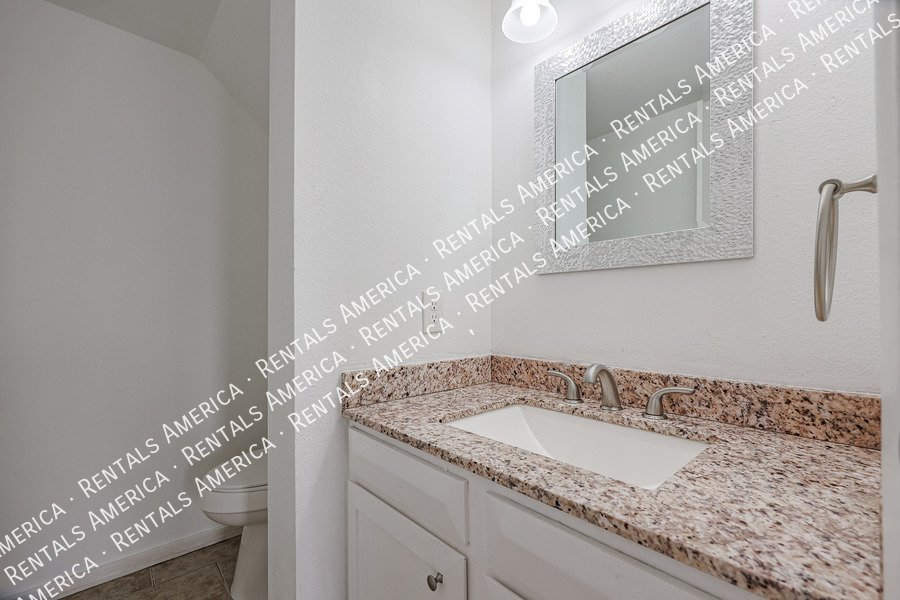 Remodeled Townhome in Olive Green Villas! property image