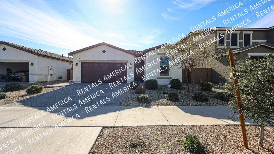 Check out this spacious, stylish, & functional Goodyear home! property image