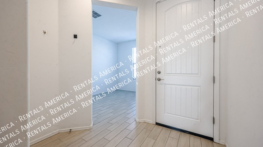 Check out this spacious, stylish, & functional Goodyear home! property image