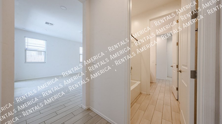 Check out this spacious, stylish, & functional Goodyear home! property image