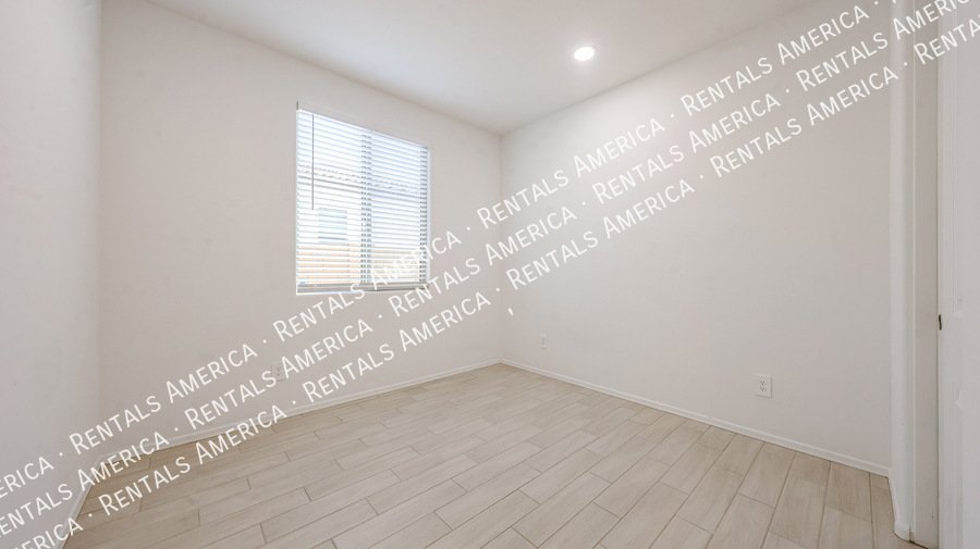 Check out this spacious, stylish, & functional Goodyear home! property image