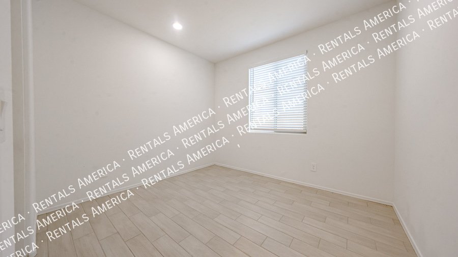 Check out this spacious, stylish, & functional Goodyear home! property image