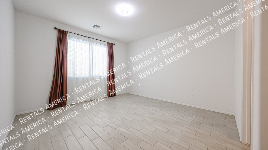 Check out this spacious, stylish, & functional Goodyear home! property image