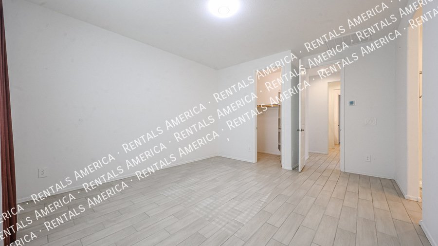 Check out this spacious, stylish, & functional Goodyear home! property image