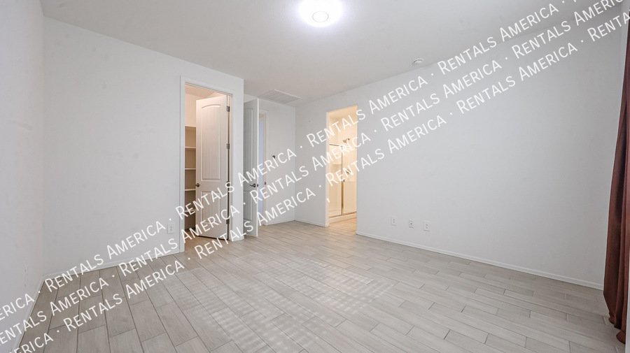 Check out this spacious, stylish, & functional Goodyear home! property image