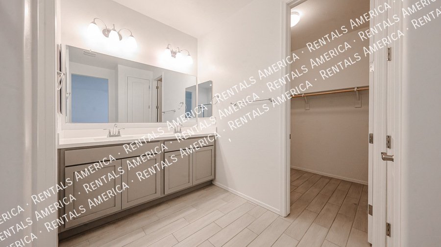 Check out this spacious, stylish, & functional Goodyear home! property image