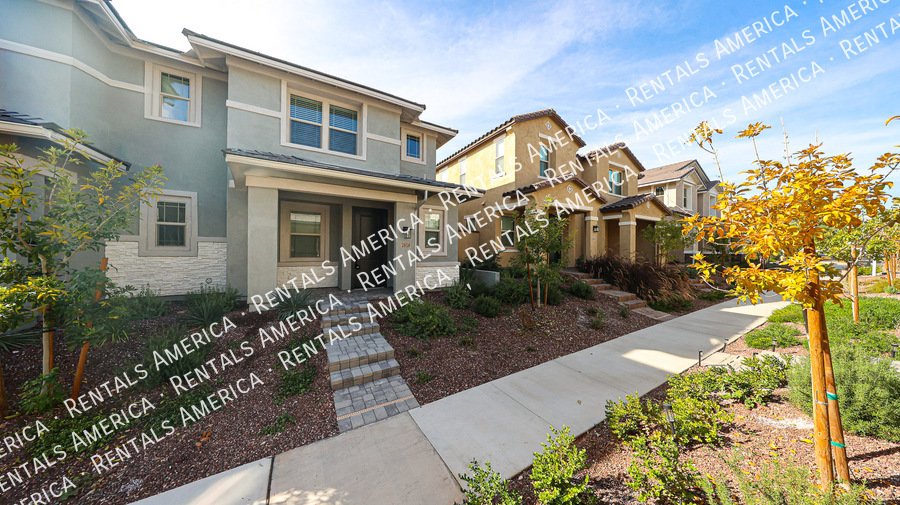 Beautiful 3-Bedroom Home in Verrado-One month free property image