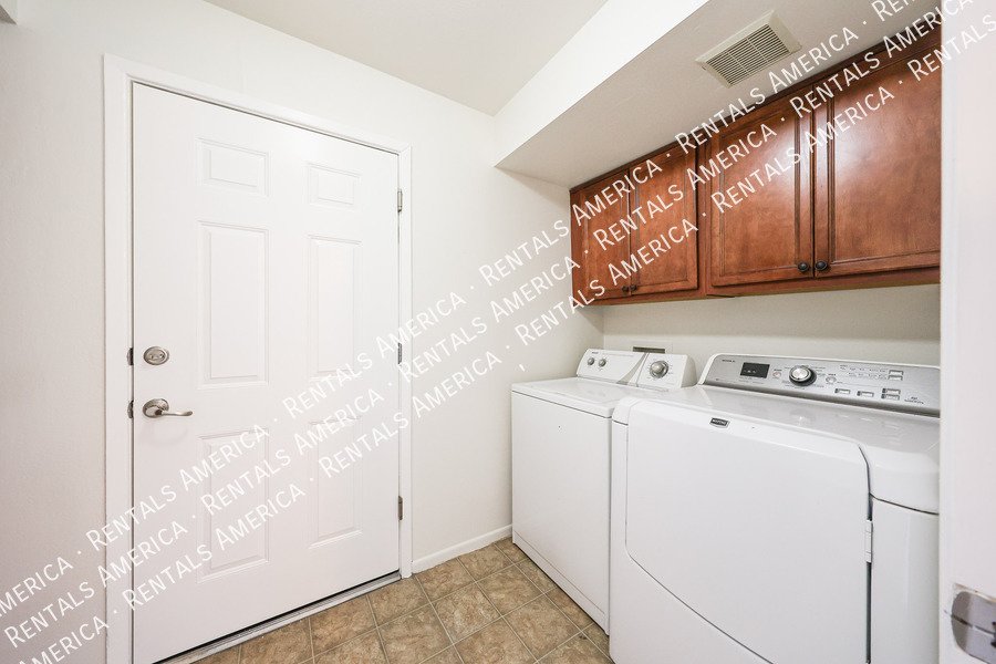 $500 off 1st month! Scottsdale Belleview Community property image