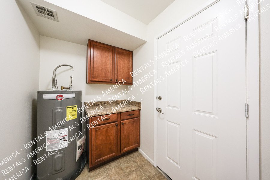 $500 off 1st month! Scottsdale Belleview Community property image