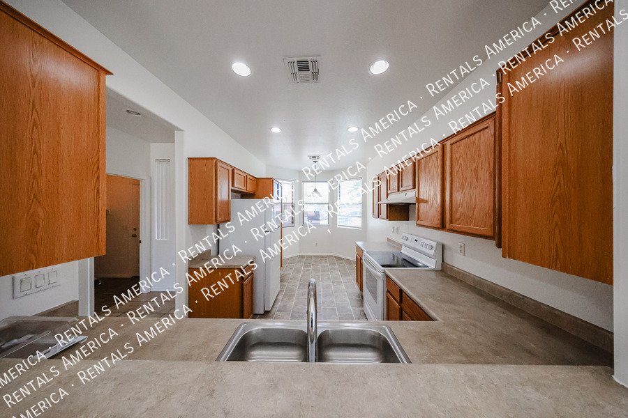 MI Special! Nice 3BD 2BA Home in Gated Community in Laveen! property image