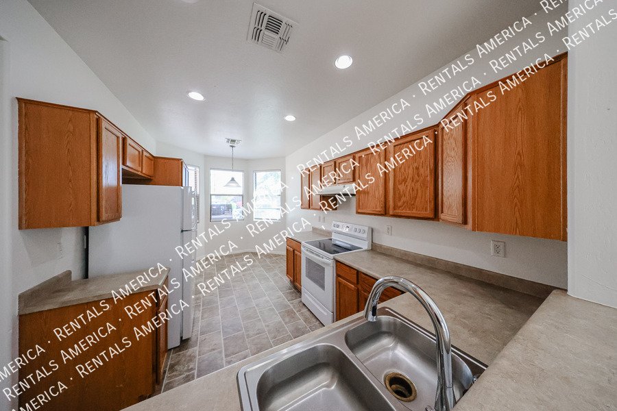MI Special! Nice 3BD 2BA Home in Gated Community in Laveen! property image