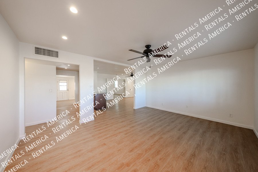 Remodeled South Scottsdale Home  4 Bedroom 2 Bath Home property image