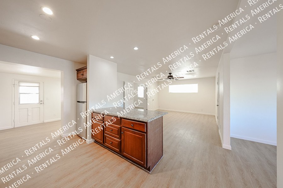 Remodeled South Scottsdale Home  4 Bedroom 2 Bath Home property image