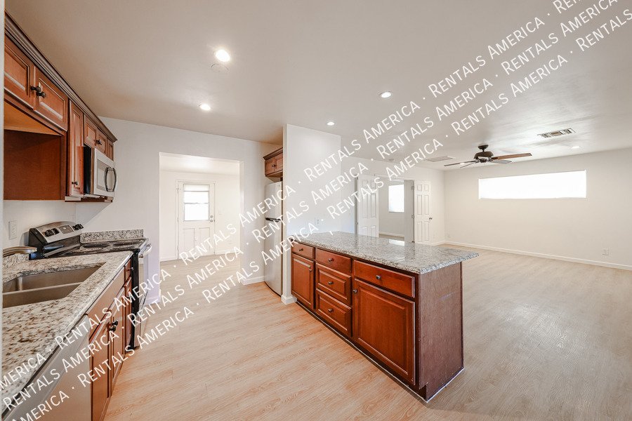 Remodeled South Scottsdale Home  4 Bedroom 2 Bath Home property image