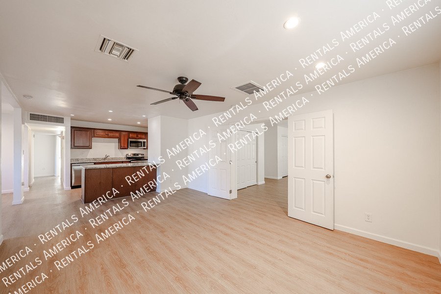 Remodeled South Scottsdale Home  4 Bedroom 2 Bath Home property image