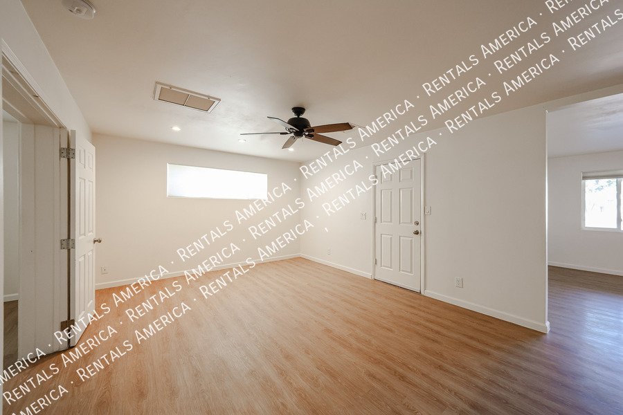 Remodeled South Scottsdale Home  4 Bedroom 2 Bath Home property image