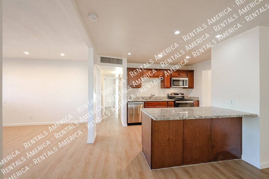 Remodeled South Scottsdale Home  4 Bedroom 2 Bath Home property image