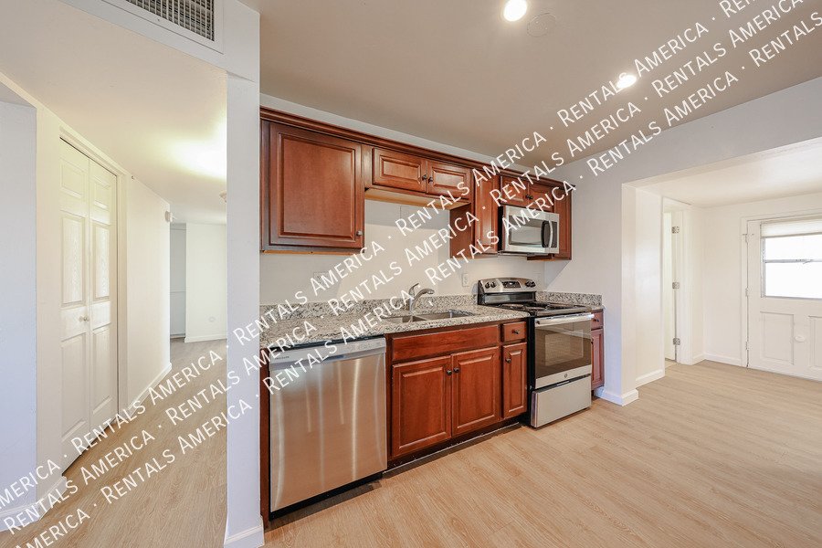 Remodeled South Scottsdale Home  4 Bedroom 2 Bath Home property image