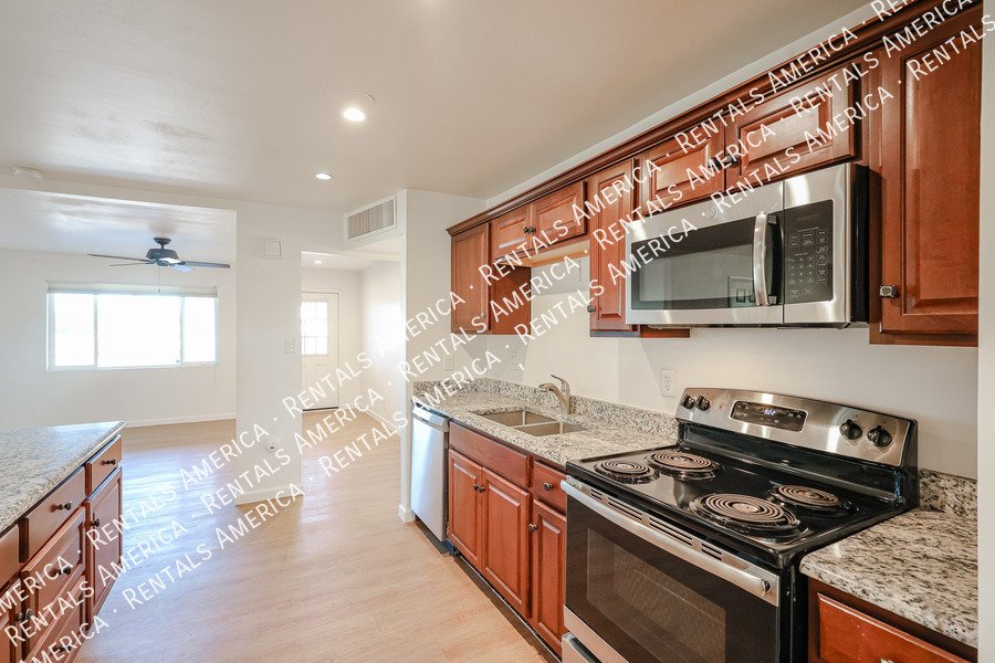 Remodeled South Scottsdale Home  4 Bedroom 2 Bath Home property image