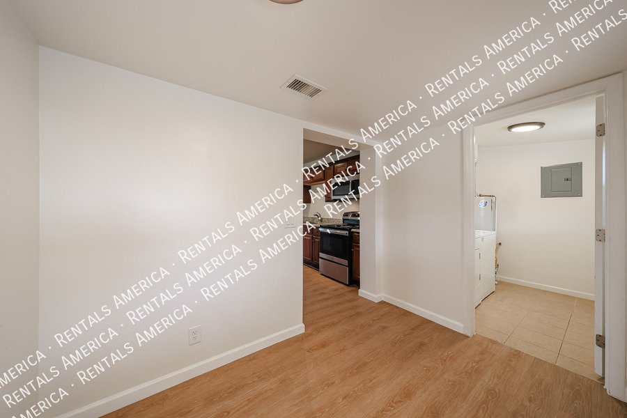 Remodeled South Scottsdale Home  4 Bedroom 2 Bath Home property image