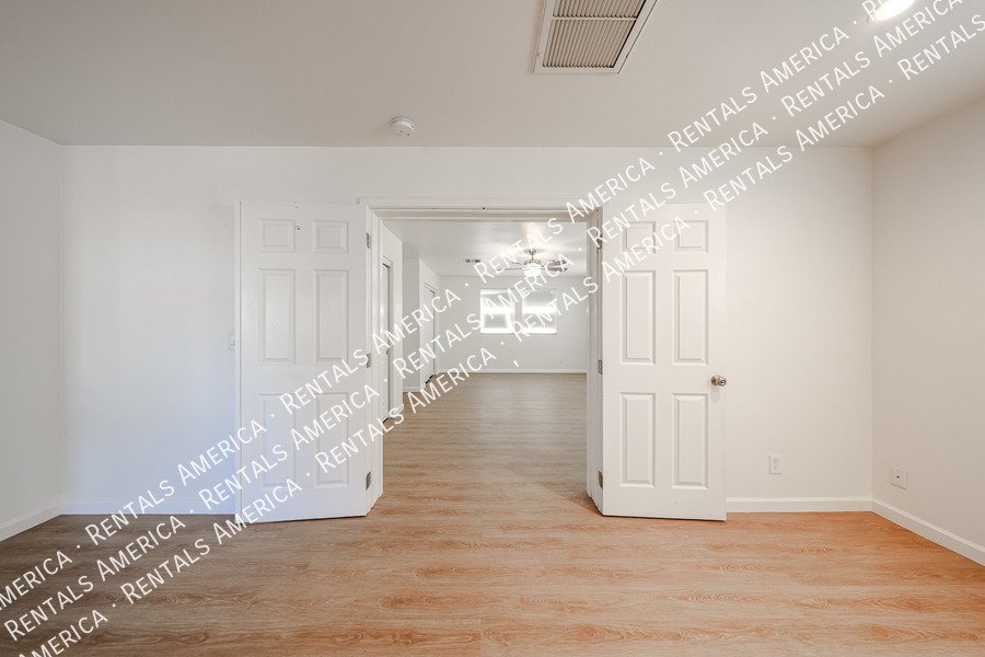 Remodeled South Scottsdale Home  4 Bedroom 2 Bath Home property image